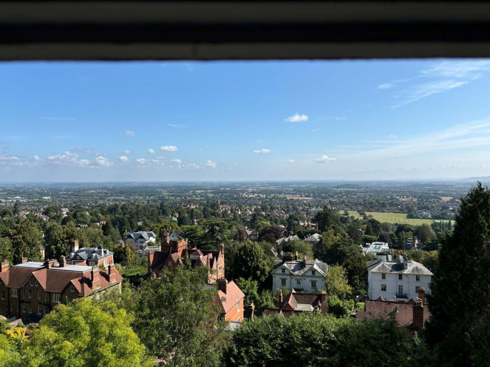 Spacious Town-Centre Apartment With Stunning Views Great Malvern Exterior foto